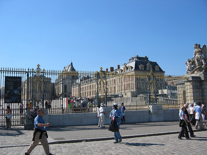 105 Versailles gate.jpg